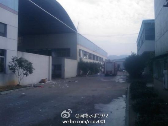 浙江常山一电子厂爆炸 目击者称已有1人死亡_