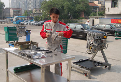 杭州每年对汽修人才需求缺口达上万名_汽车频