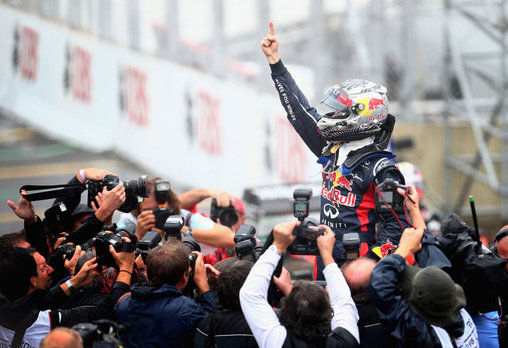 2012年F1总冠军诞生记 维特尔大雨中登领奖台