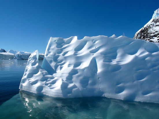 组图:跟着国家地理探索南极冰山
