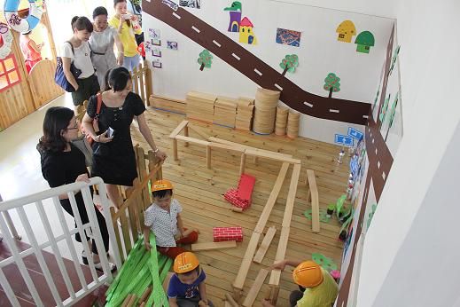 百合花幼儿园参加区自主性游戏研修周展评活动