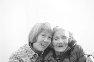 杭州好媳妇 细心照料102岁婆婆30年(图)