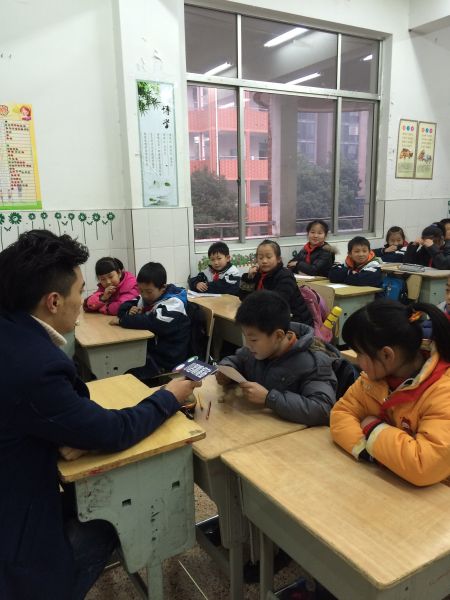请家长给孩子写一封信 杭州笕桥小学促进家校沟通