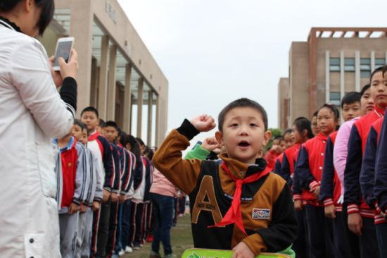 永远的长征幸福的领巾 杭州天成教育集团一年