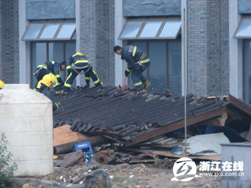 杭州西溪天堂度假村仿古廊亭半夜坍塌 6人被埋